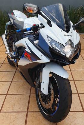 SUZUKI GSX-R750 